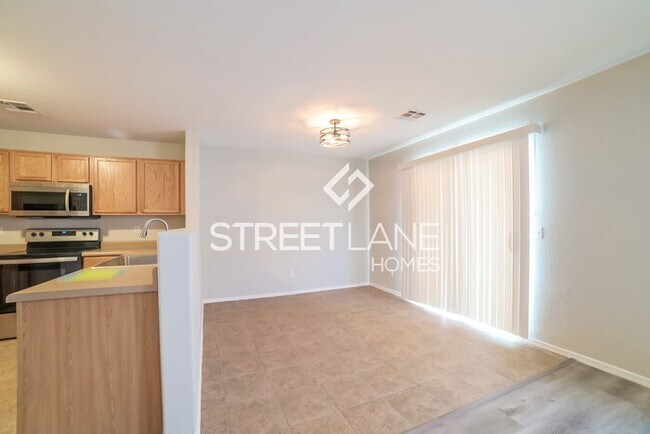 Building Photo - REDUCED! - NOW OFFERING FIRST FULL MONTH F...