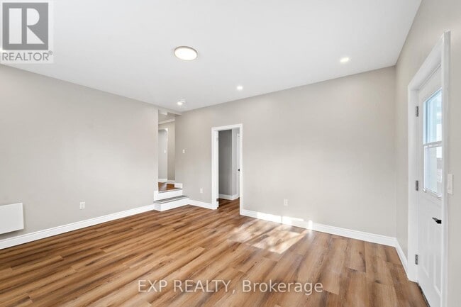 Building Photo - 81 St Charles St
