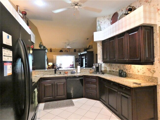 Building Photo - 9651 Castle Point Dr