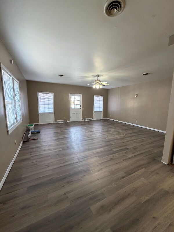 Foto del edificio - 423 W Walnut St