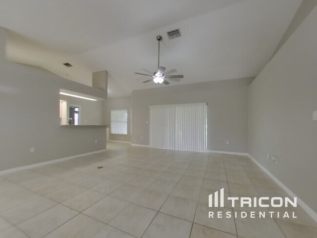 Foto del edificio - 7217 N Blue Sage