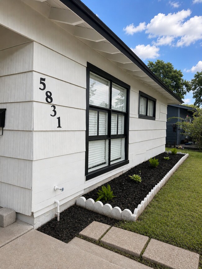 Photo - 5831 Belneath St (Houston, TX) House