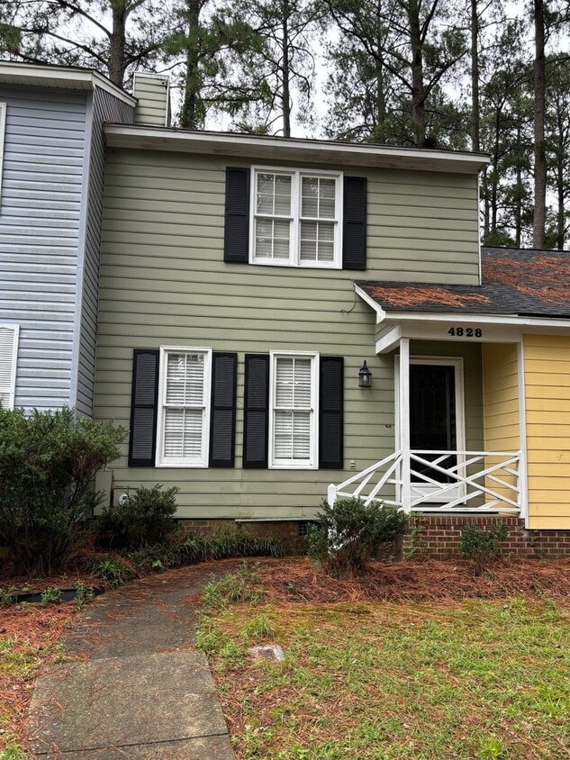 Building Photo - 2-Bedroom Townhome in Carolina Pines