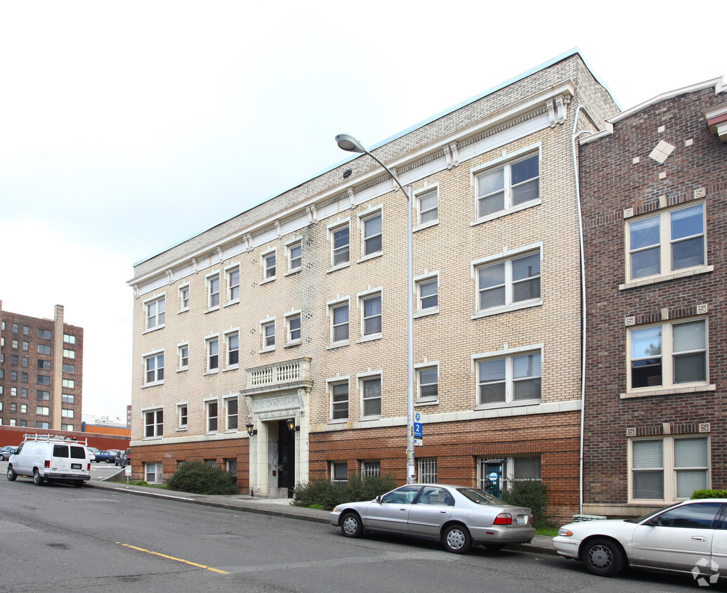 Primary Photo - Campus Apartments