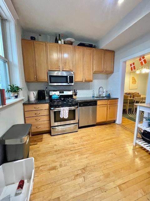 Building Photo - 3 bedroom in Chicago IL 60613