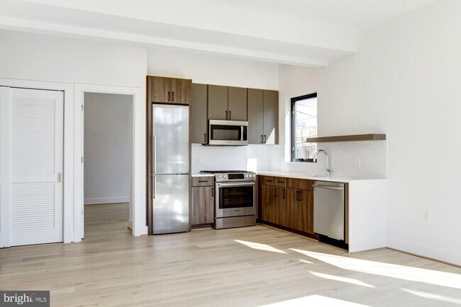 Foto del edificio - 3736 12th St NE