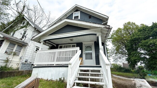 Building Photo - 987 Boone St