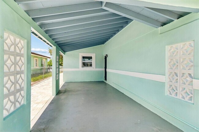 Foto del edificio - 4430 Floramar Terrace