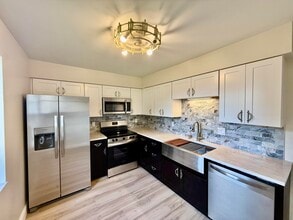 Building Photo - 2050 Oleander Blvd