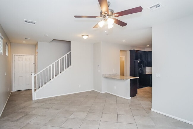 Foto del edificio - 6425 Kellyville Dr