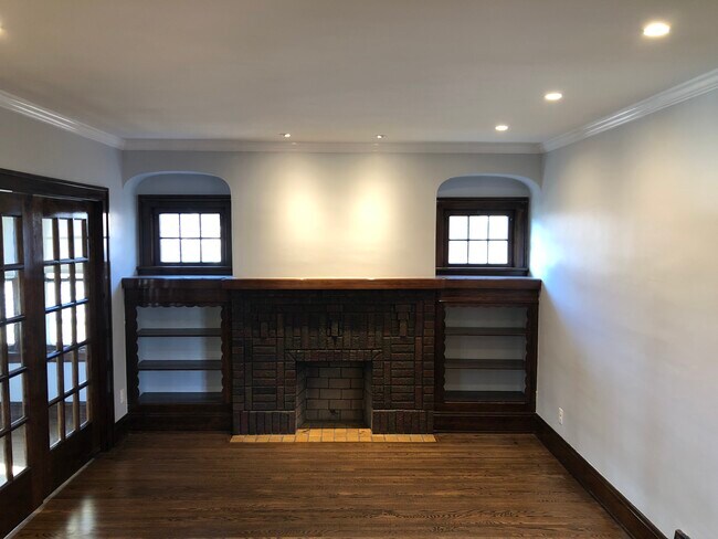 Modern, dimmable led lighting throughout - 10608 Parkhurst Drive