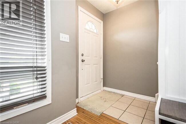 Building Photo - 1027 Bernhardt St