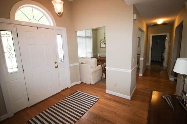 Building Photo - 1290 Hidden Lakes Dr