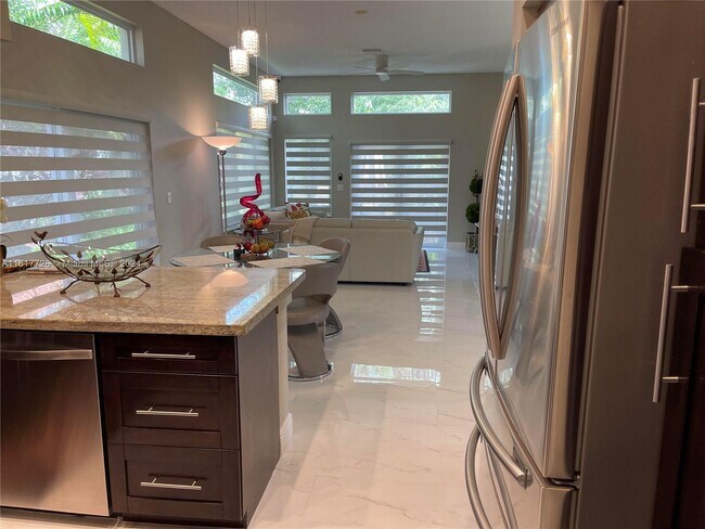 Foto del edificio - 10101 NW 5th St