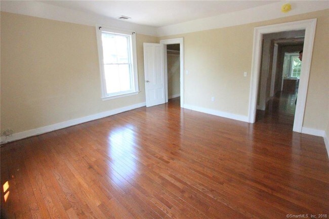 Building Photo - 577 Quinnipiac Ave