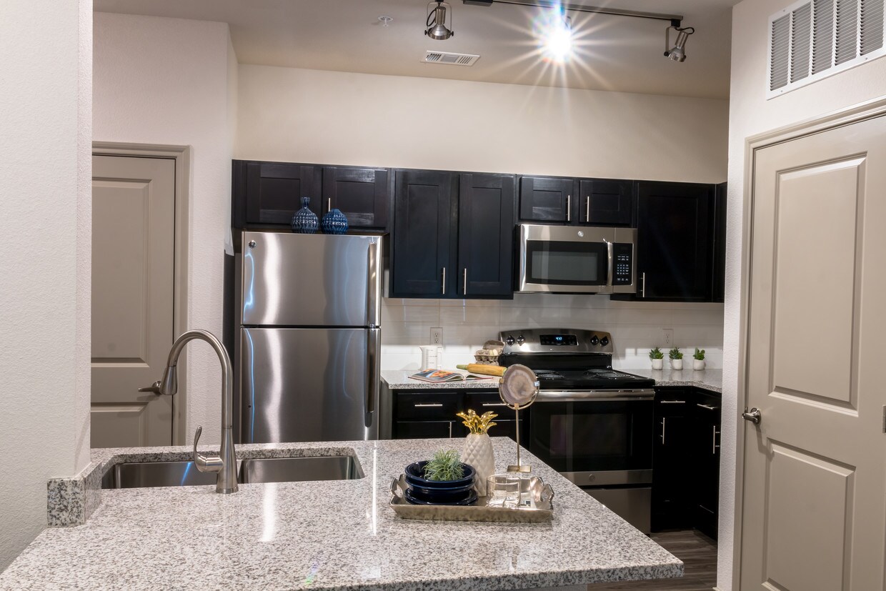 The Luxe at Rowlett Apartments Rowlett, TX