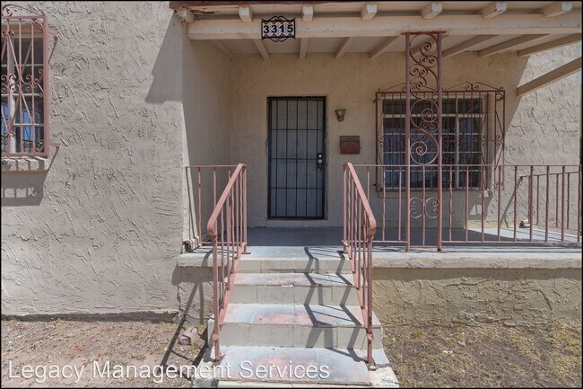 Foto del edificio - 2 br, 1 bath House - 3315 Sacramento