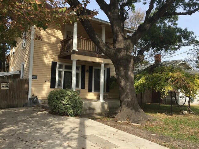 Building Photo - Room in Single Family Home on E Laurel