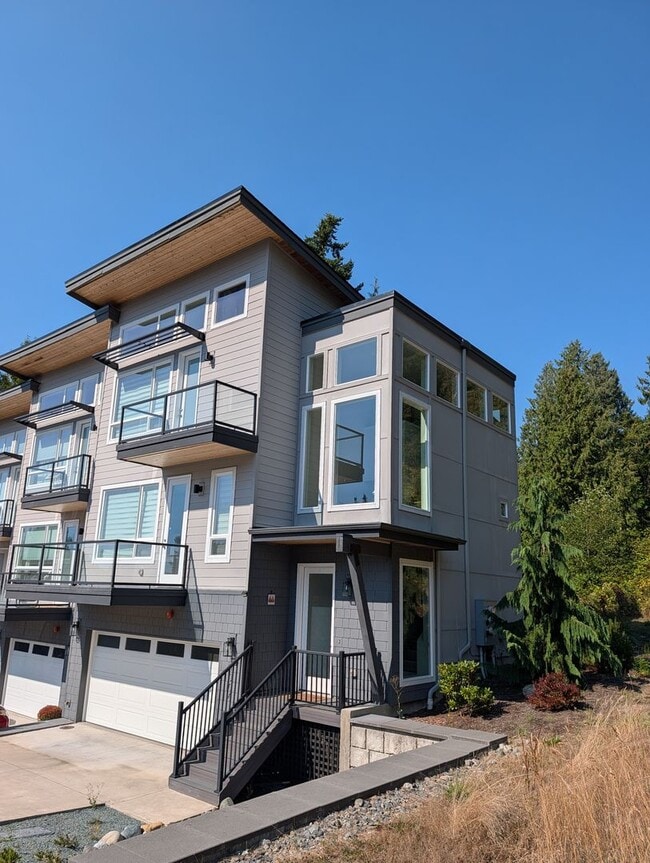 Building Photo - 1306 Digby Pl