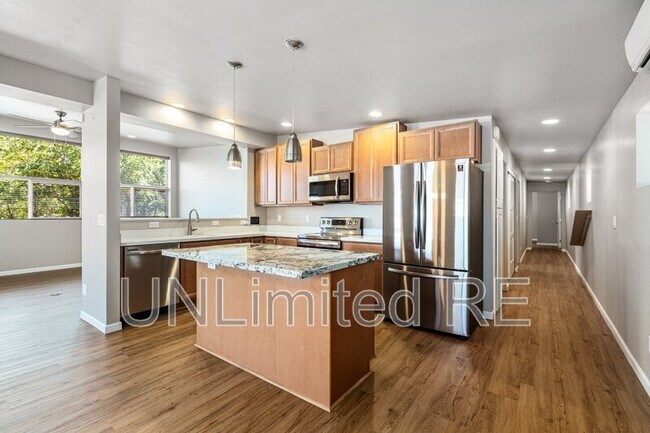 Building Photo - 3948 E Del Rio Dr