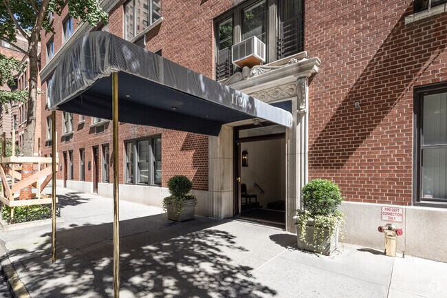 Entrance - 1120 Park Ave