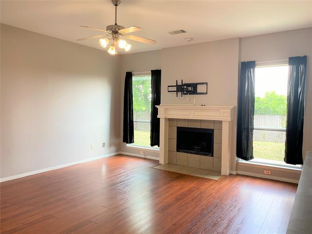 Foto del edificio - 708 Shady Meadow Ln