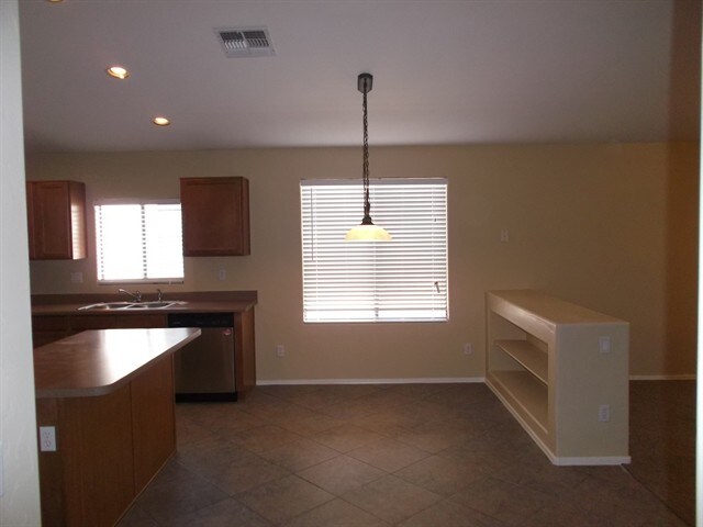 Building Photo - 4661 S Paseo Rio Bravo