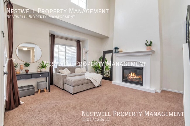Foto del edificio - Great 5-bed Townhome in West Valley City