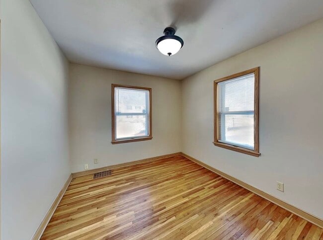 Foto del edificio - 5217 Washburn Ave S