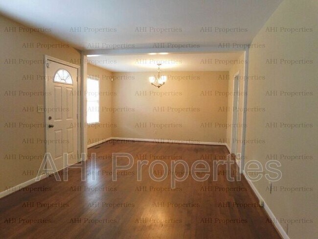 Building Photo - 1351 Glenwood St NW