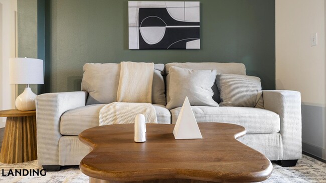 Building Photo - 2825 Main St