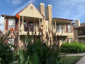 Building Photo - 2120 El Paseo St