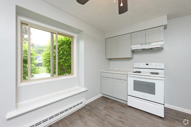 2 BR, 1.5 BA - 1330SF Kitchen. - Hilltop View Apartments & Townhomes