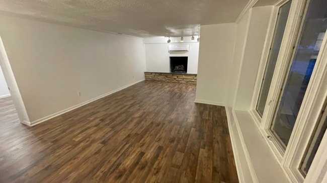 Building Photo - 415 N Washington St