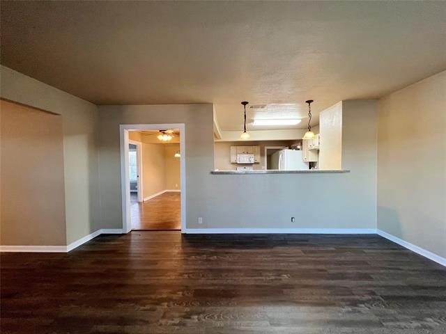 Building Photo - 3300 Lake Como Dr