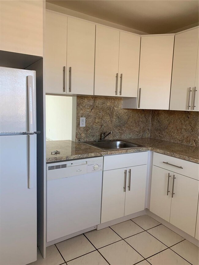 Building Photo - 7703 Camino Real