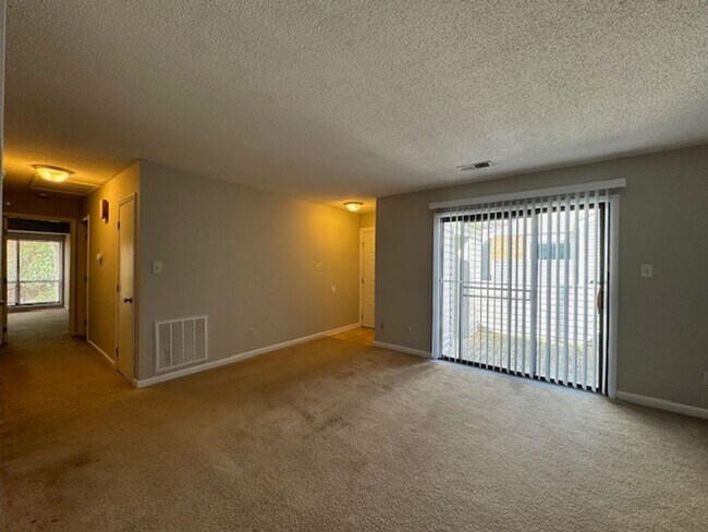 Foto del edificio - Great Experiences Are Just Around The Corn...