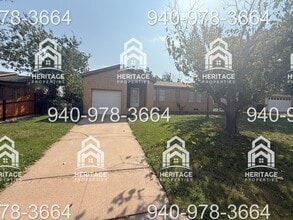Building Photo - 2805 Southridge Dr