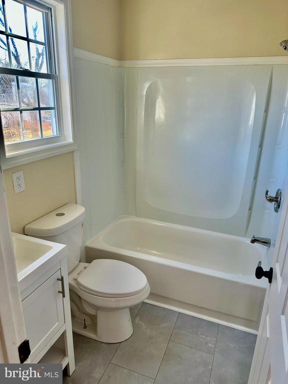 Foto del edificio - 344 Nimitz Rd