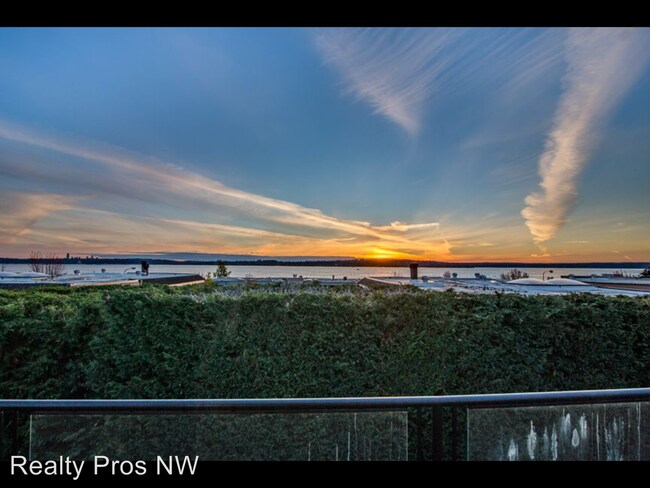 Foto del edificio - 4 br, 2.5 bath House - 915 1st St S