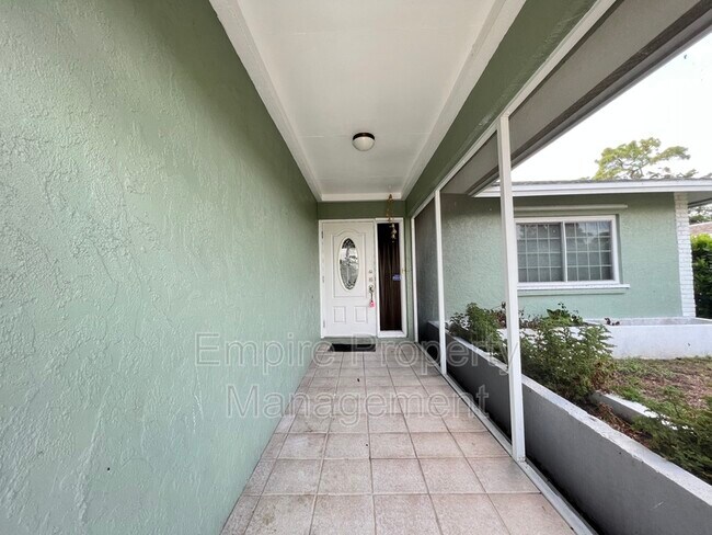 Foto del edificio - 726 109th Ave N
