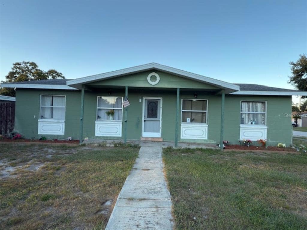 Primary Photo - 4409 W Varn Ave