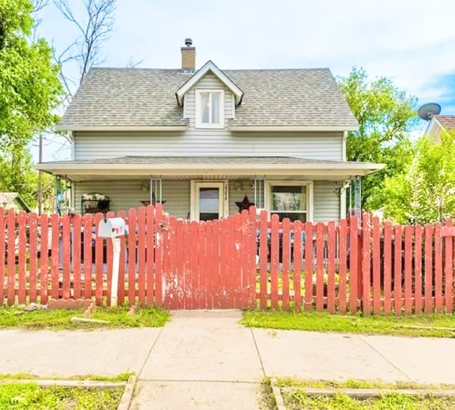 Photo - 111 W Fountain Blvd House