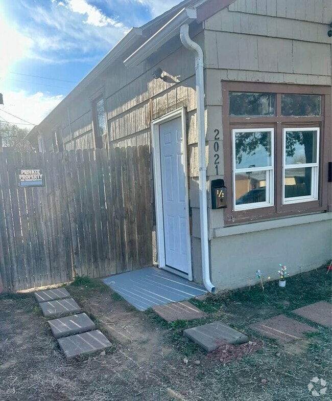 Building Photo - 2021-2022 24th Ave