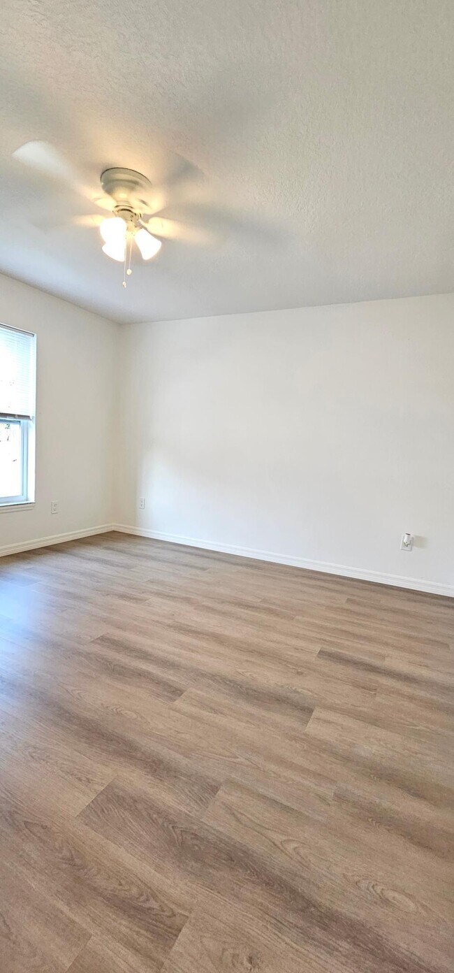 Foto del edificio - 9312 Anita Ave