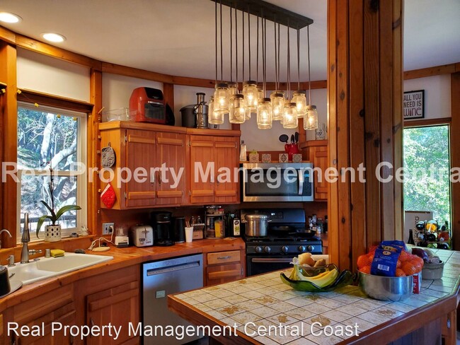 Building Photo - 3 br, 3 bath House - 13525 Santa Lucia Road