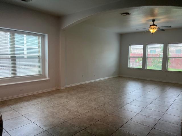 Building Photo - 300 Shale Cir