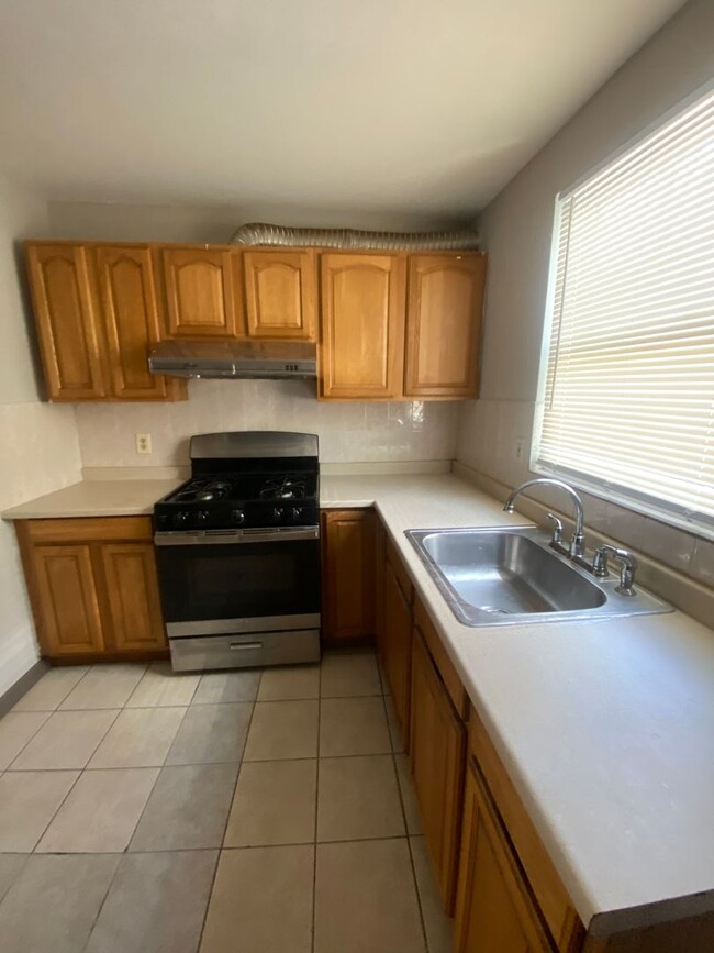Foto del edificio - 2 Bedroom and 1 Bathroom House in South Ph...