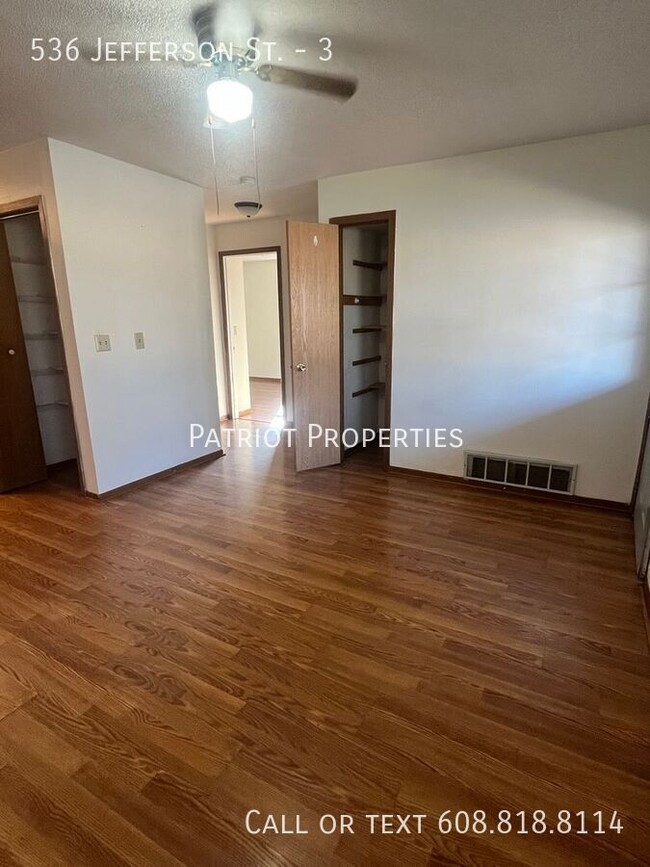 Foto del edificio - 2 bedroom/ 1 bath apartment in Mauston, WI