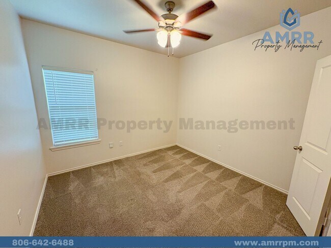 Foto del edificio - Rare CORNER Lot 3 Bedroom Townhome